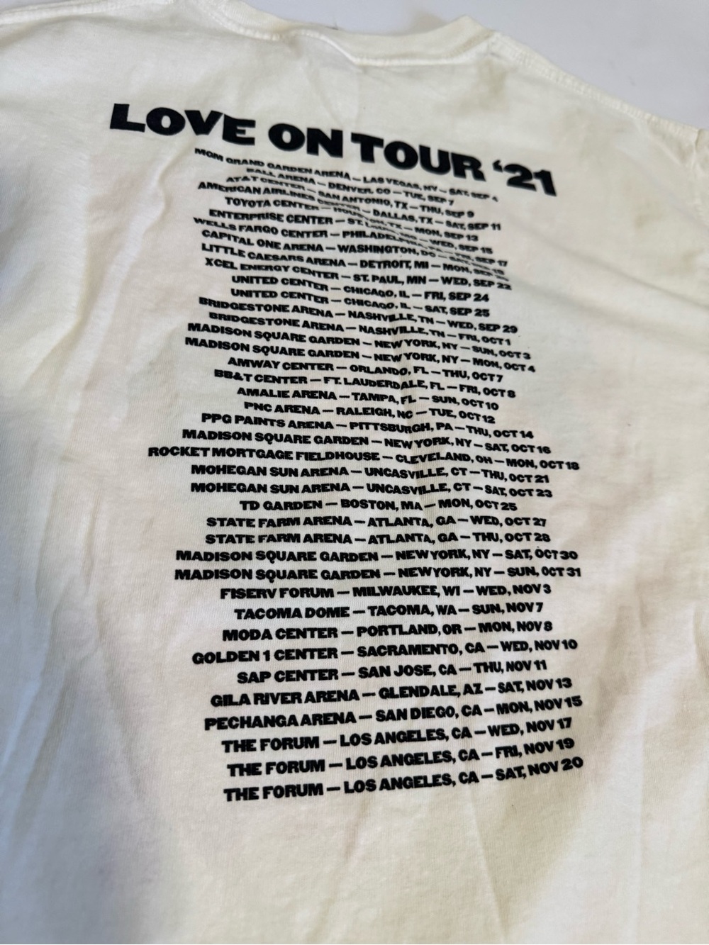 Official Harry Styles Love On Tour 2021 Bunny T-Shirt - Size Medium - Picture 5 of 7